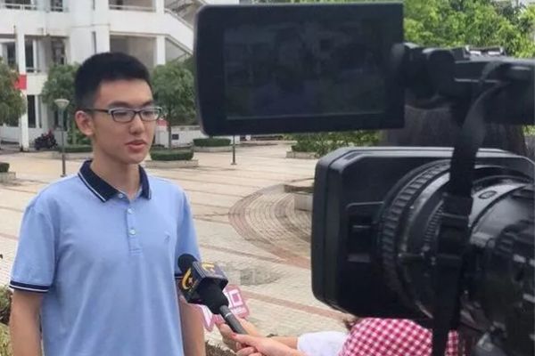 为甚么杨晨煜能考730分,杨晨煜的父亲是谁