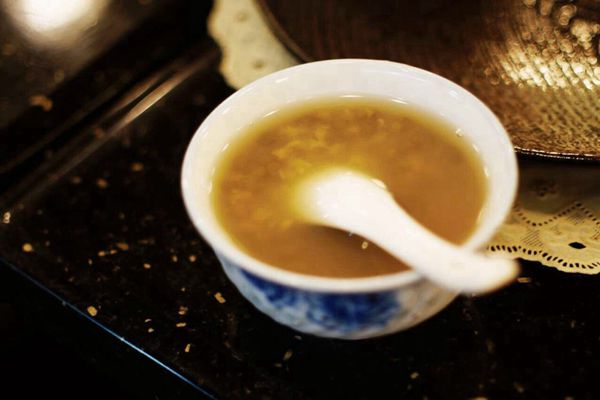 绿豆汤为甚么是红色的,绿豆汤变红能喝吗