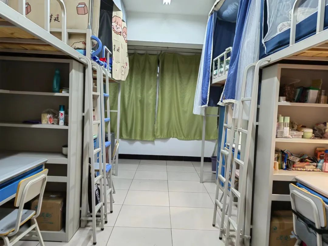 都城师范大学宿舍前提怎样样,有空协调自力洗手间吗？（附宿舍图片）