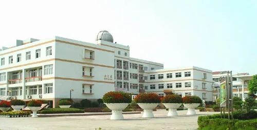 南京市雨花台中学简介概略（建校汗青、地点、师资、校训、情况）
