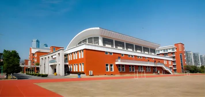 南京市建邺高等中学简介概略（建校汗青、地点、师资、校训、情况）