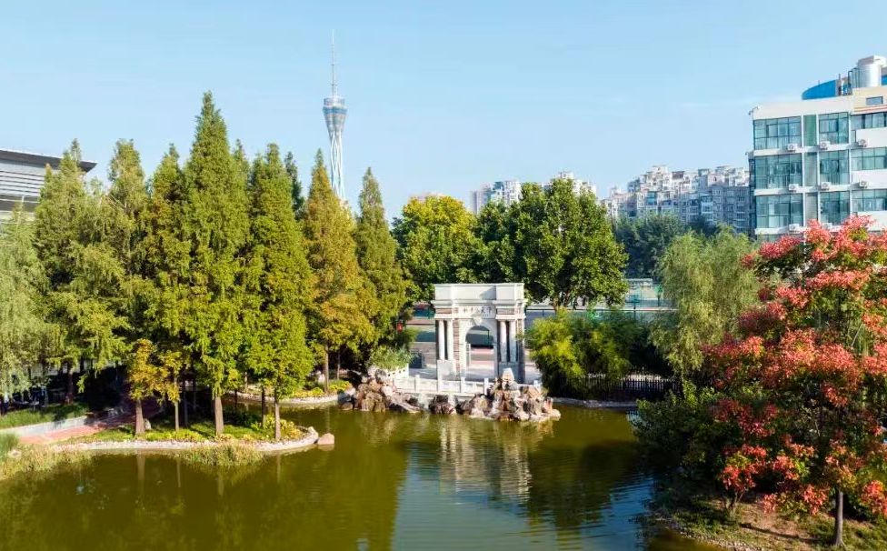郑州市第十一中学简介概略(建校汗青、地点、师资、校训、情况)