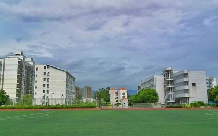 福建省长乐第二中学是公立仍是私立,是重点中学吗？