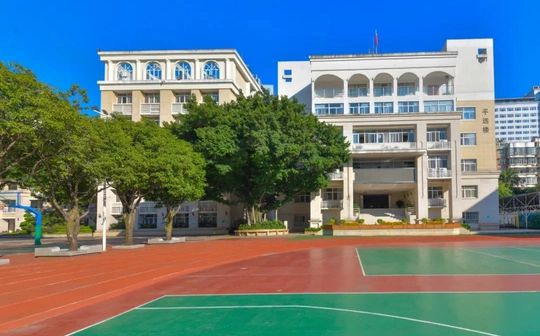 福建省福州屏东中学是公立仍是私立,是重点中学吗？